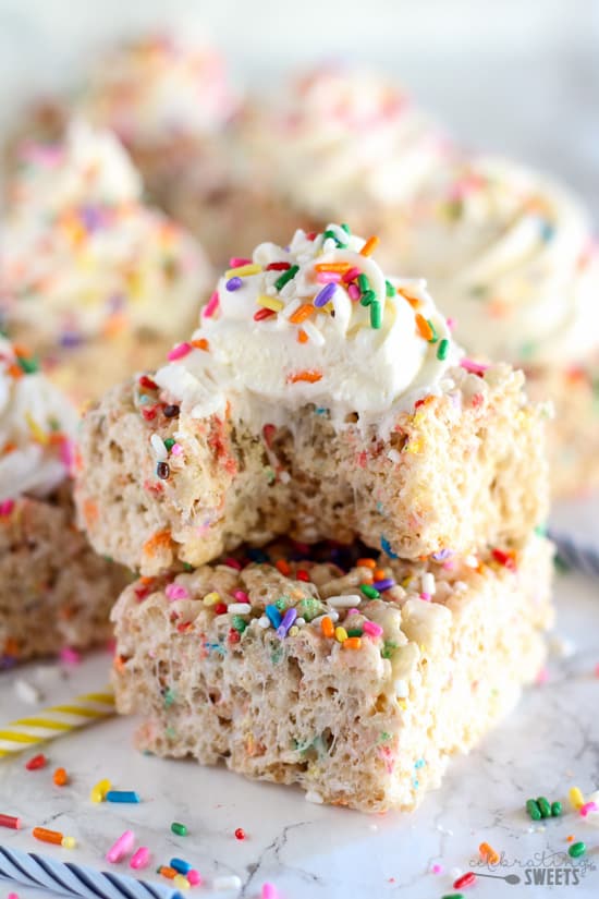 Rice krispies topped with sprinkles and frosting.