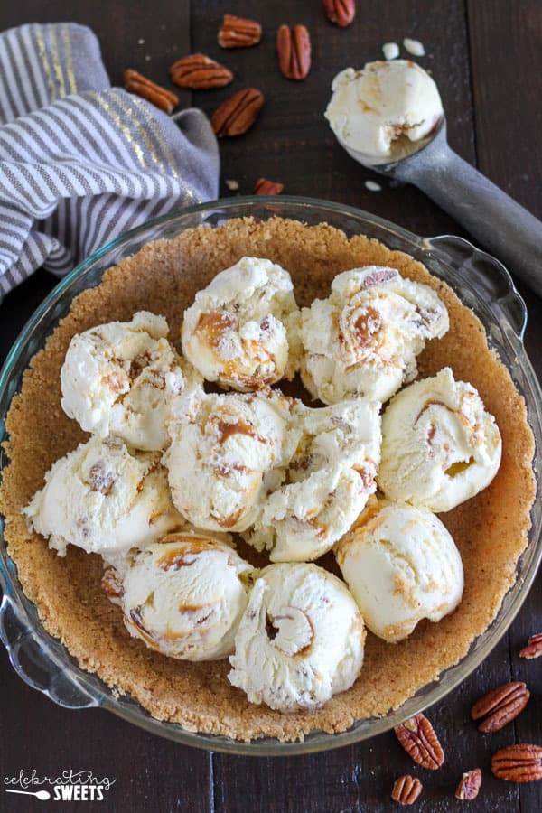 Scoops of ice cream in a cookie crust.