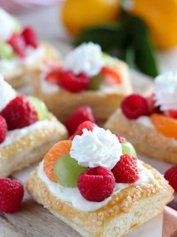 Mini tart topped with fruit.