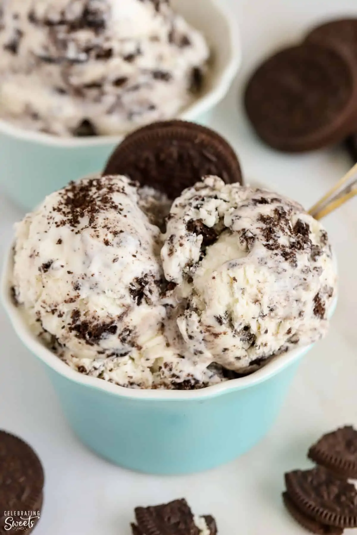 Cookies and Cream Ice Cream in a light blue bowl