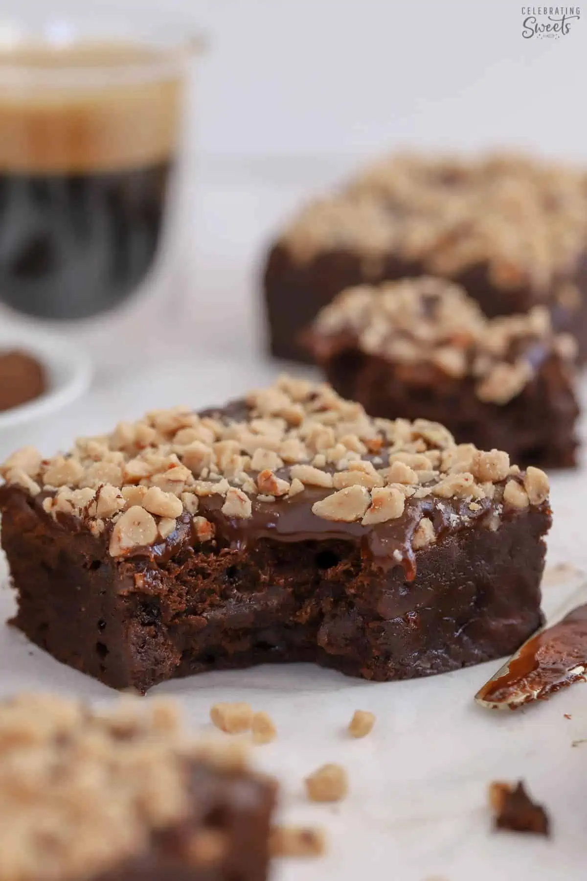 Fudgy coffee brownie topped with toffee bits.